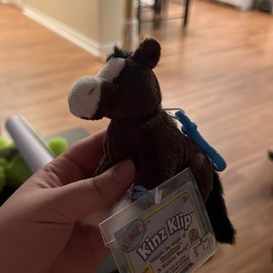 Horse kinz clip